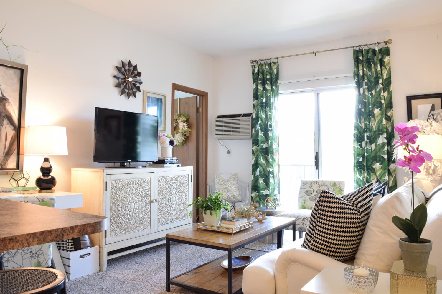 Air conditioner for 300 square feet 2025
